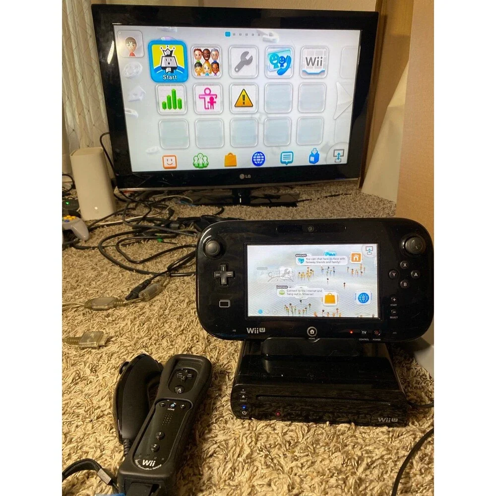 Nintendo Wii U Black 32GB complete Gamepad Wii remote nunchuk cables Clean